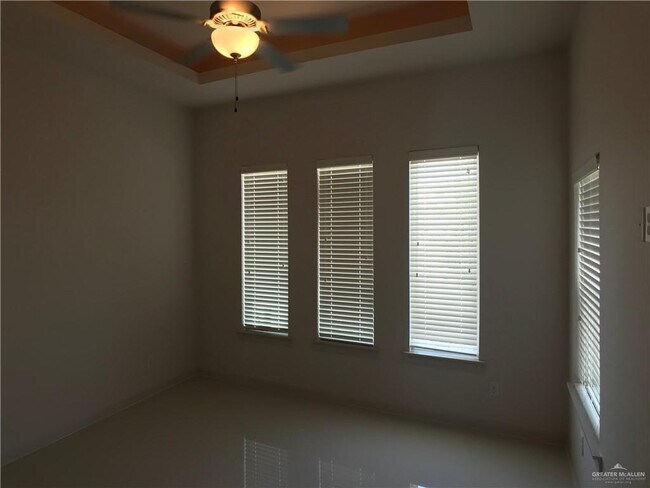 Photo - 27 N 51st St