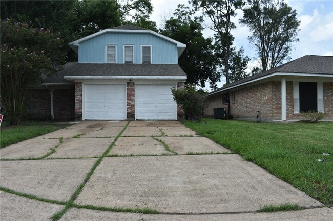 6718 Rowell Ct