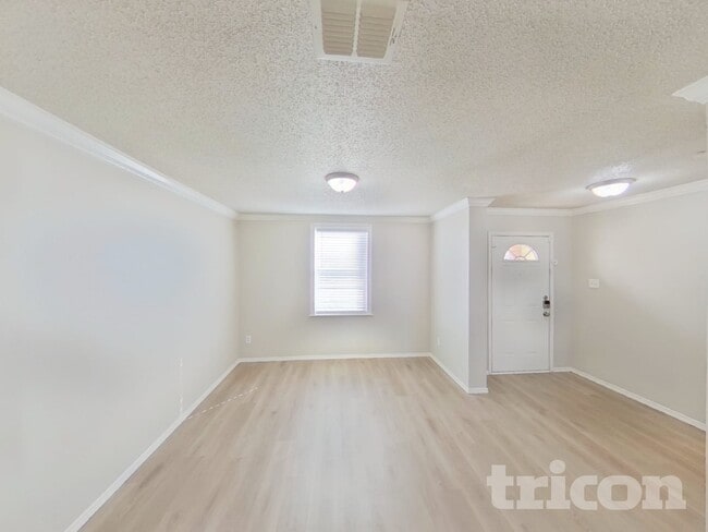 Photo - 3004 Double Oak Dr