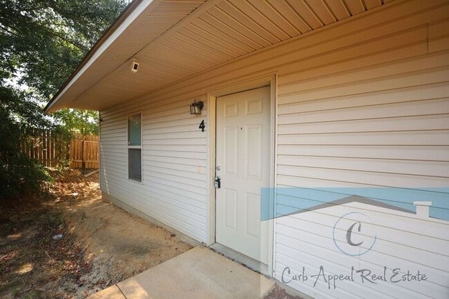 Photo - Utilities included!! Internet included!! Spacious 2 bed /2 full bath apt - includes washer/dryer