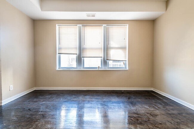 109 N Laramie Ave