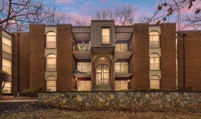 building 3354, bottom right unit - 3354 Woodburn Rd Unit #14