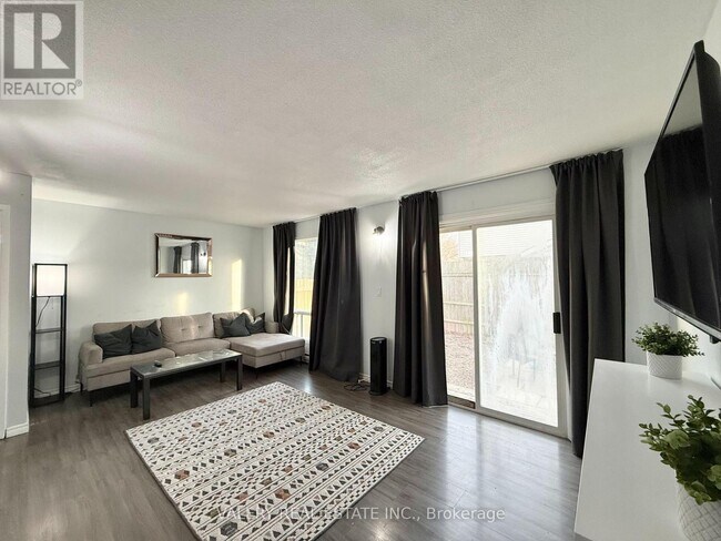 Photo - 1180 Heathfield Ct