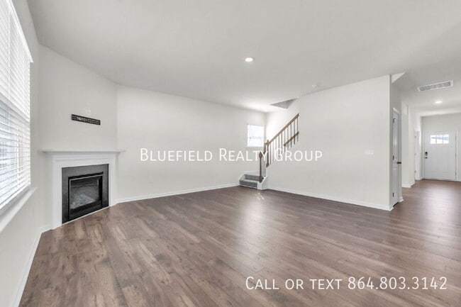 Photo - 380 Fenwick Dr