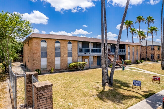 McIntyre Apartments