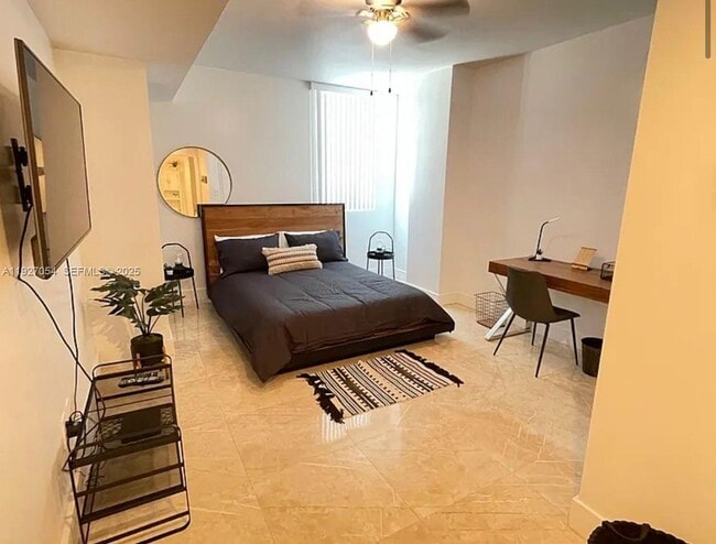 Photo - 253 NE 2nd St Unidad 1501