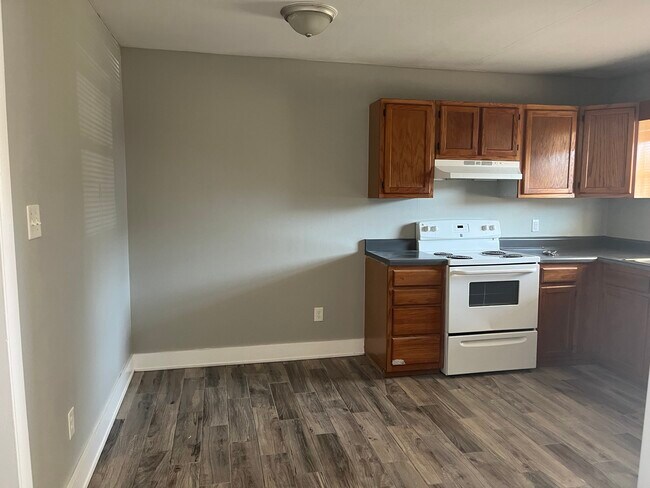 Photo - 2425-2445 Old Greensboro Rd