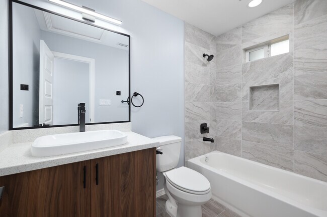 Photo - 2309 San Charbel St