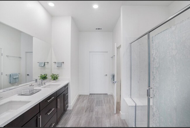 Photo - 370 Riesling Ave Unit 33