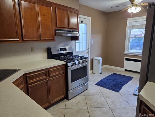 Photo - 220 Raff Ave