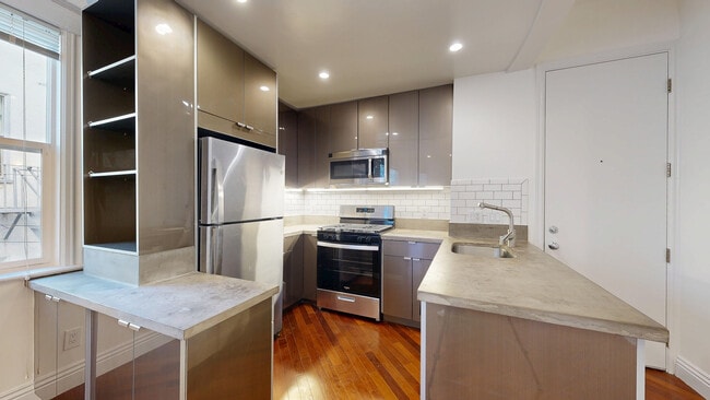 Photo - 1048 Pacific Ave