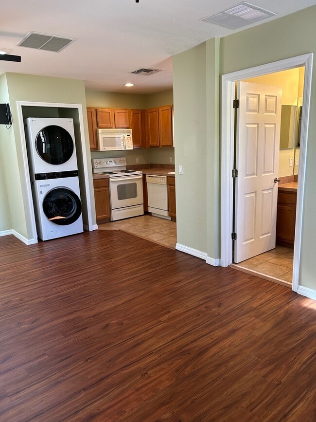 Building Photo - 14225 Confetti Dr Rental