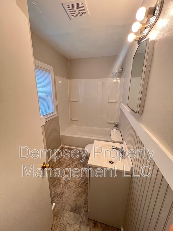 Photo - 3417 1/2 6th Street