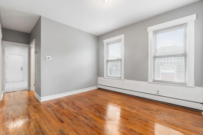 Building Photo - 156 Shepard Ave Unit 2 Rental