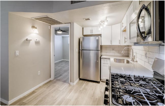Building Photo - 2931 N 38th St Rental