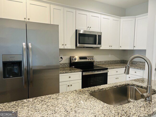 Photo - 110 Lenox Cir