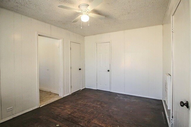 Photo - 1805 Avenue R