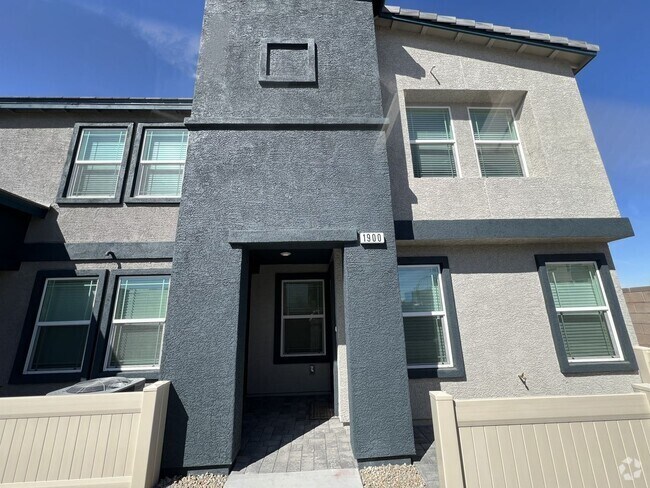 Building Photo - LIKE BRAND NEW AND BEAUTIFUL! 3 BEDROOMS, ... Rental