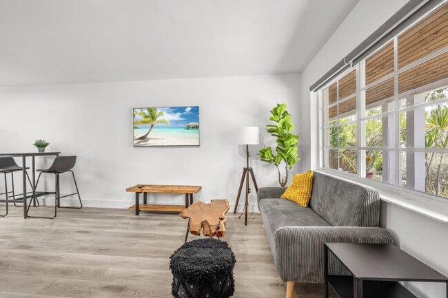 Photo - 2021 Plunkett St Unit 2015A