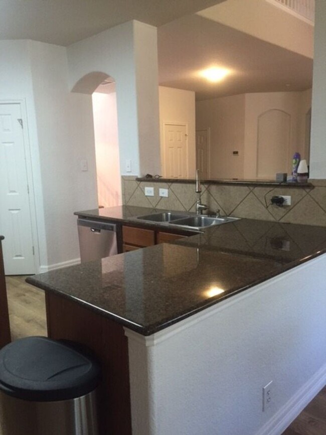 Photo - 25914 Mission Bluff