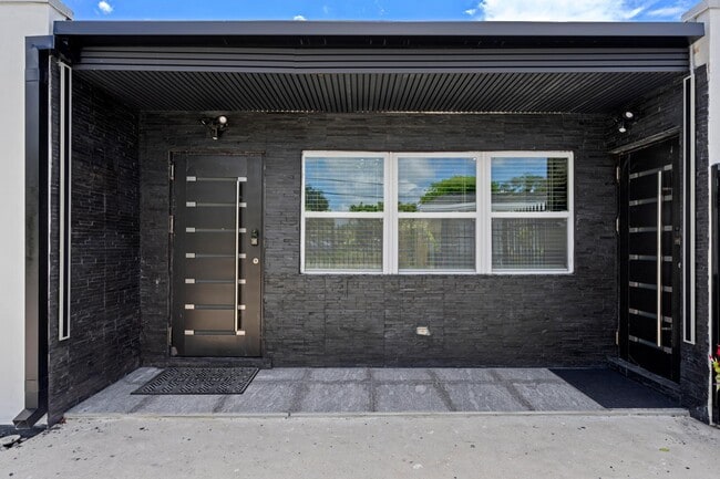 Photo - 408 Lancaster St