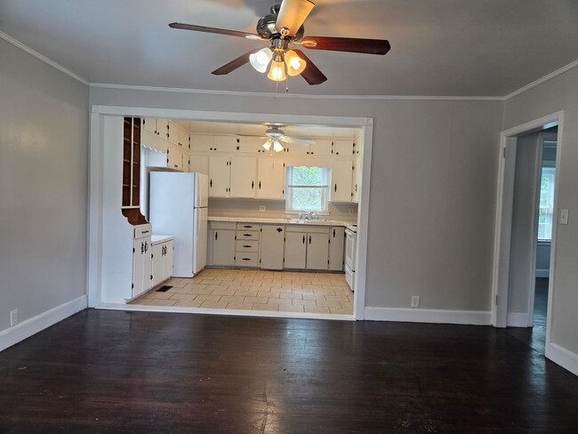 Photo - 1027 Holland Ave