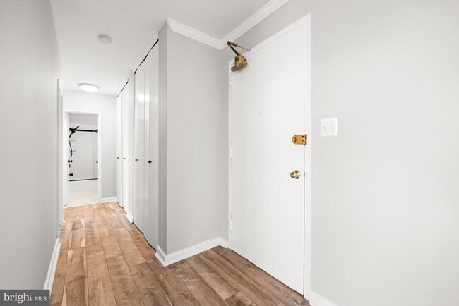 Building Photo - 1300 S Arlington Ridge Rd Unit 702