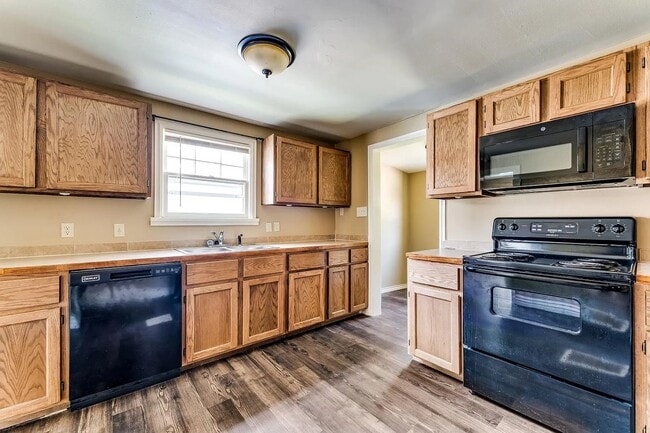 Photo - 628 N Broadview Ave