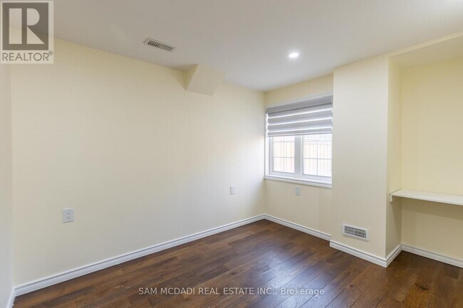 Photo - 841 Magnolia Tsse.