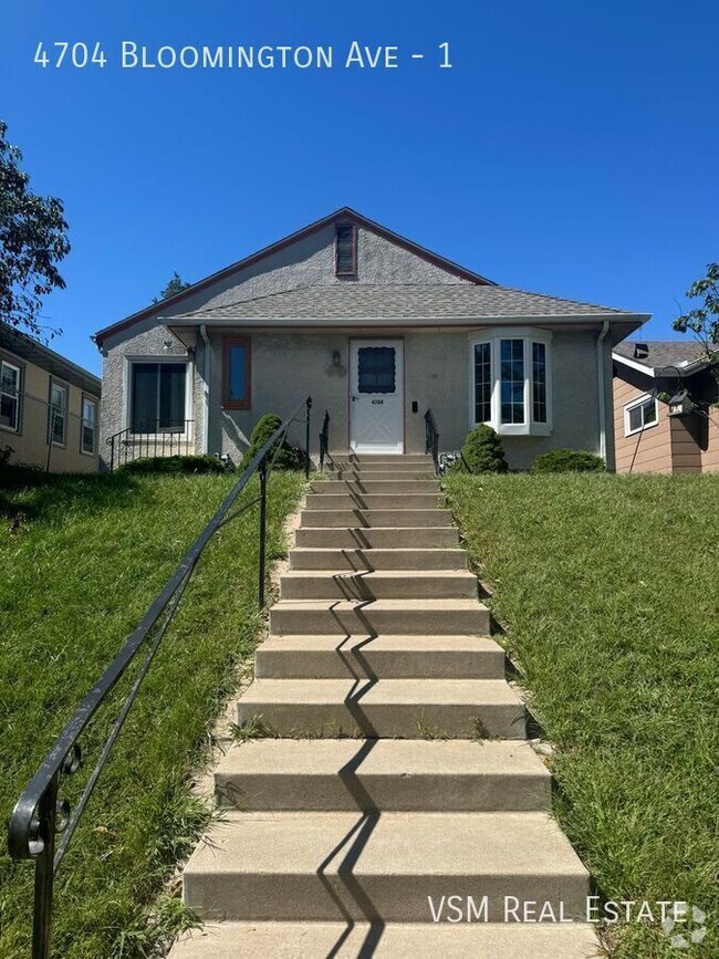 Building Photo - Charming Home in Prime Minneapolis Location