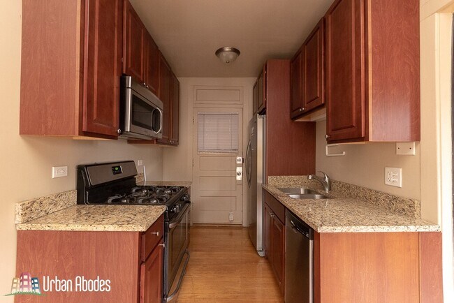 Photo - 2123 W Ainslie St Unit M08B