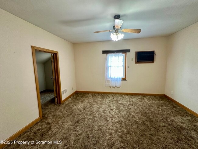 Photo - 205 Orchard St
