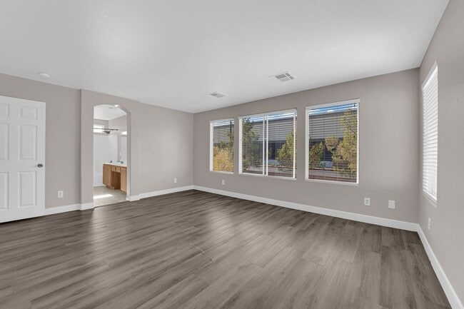 Photo - Large 3 bedroom, 2.5 bath house!