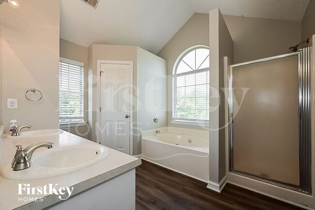 Photo - 4049 Fieldway Rd