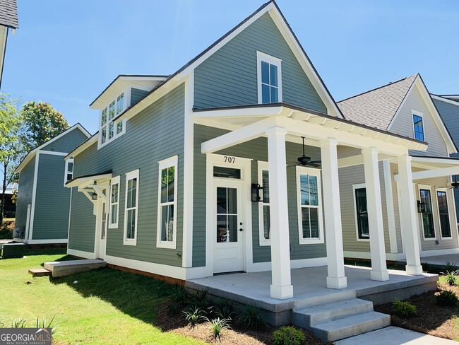 Photo - 707 Jefferson St