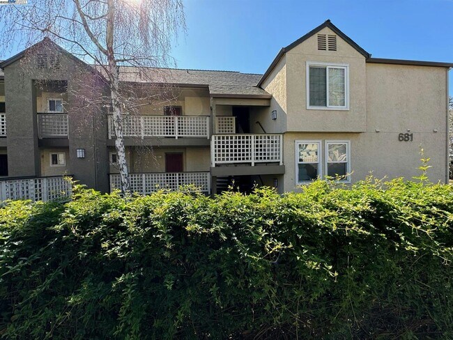 Photo - 681 Royston Ln Unit 331