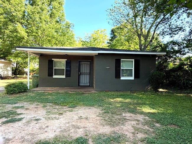 Building Photo - 1109 W Wall St