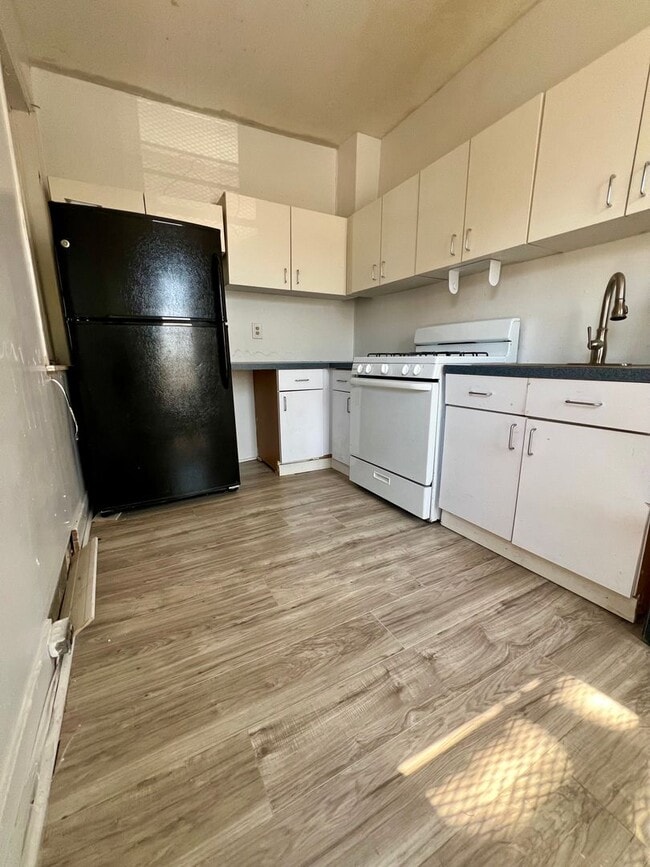 Photo - Stunning 3-Bedroom Townhome in Carroll Park! Available NOW!