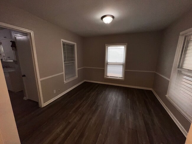 3301 Austin St