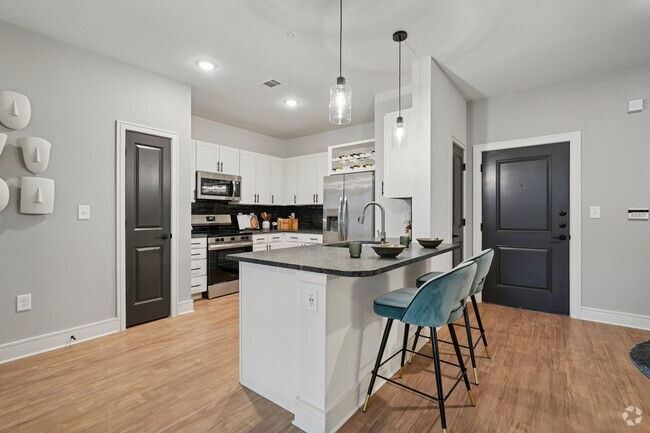 Building Photo - Linz Charlotte Rental