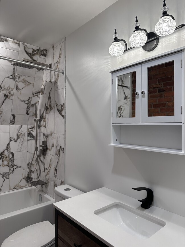 Photo - 157 James St Unité 204