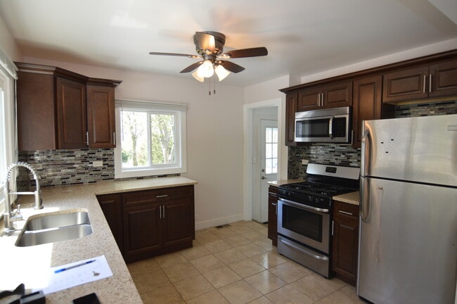 Photo - 211 W State Rd