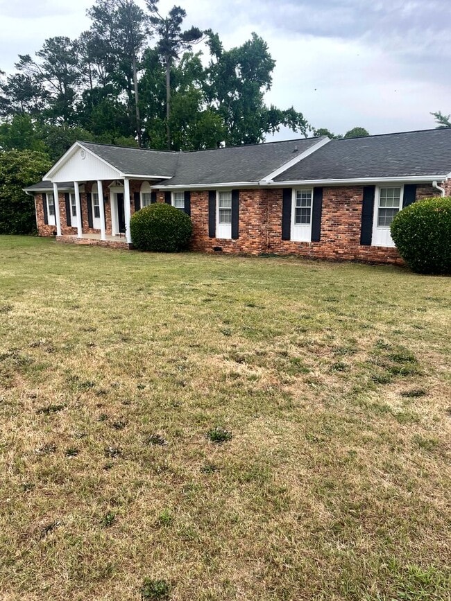 Photo - Charming Ranch Home National Hills and close to Hospitals and Colleges