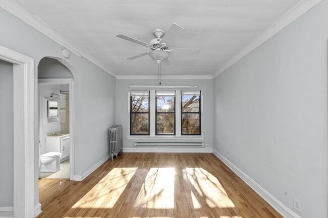 Building Photo - 1 bedroom in Chicago IL 60640 Unit 106