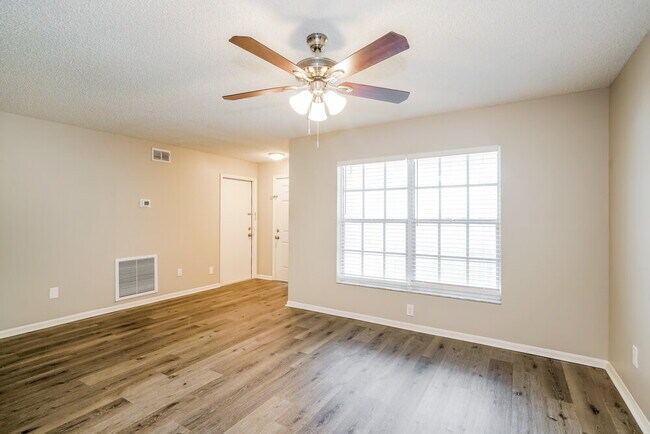 Photo - 1424 Dew Bloom Rd