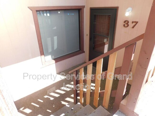 2150 College Pl Unit 37