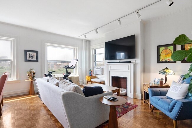 Photo - 48 Beacon St Unit 9f