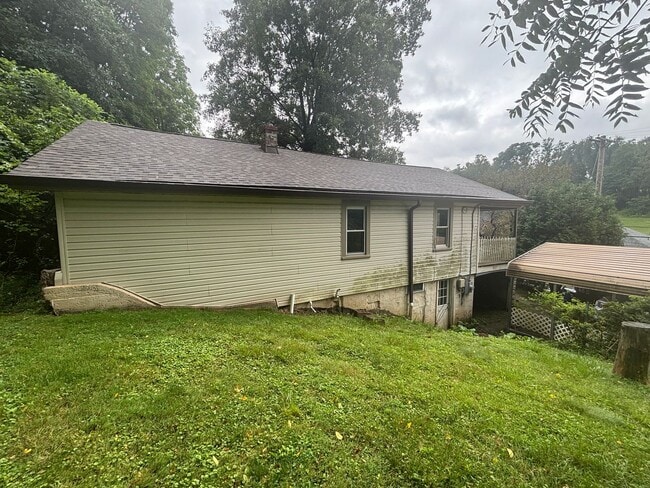 Photo - 655 Beatty Rd