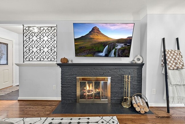 Photo - 2432 Hawkins Ave