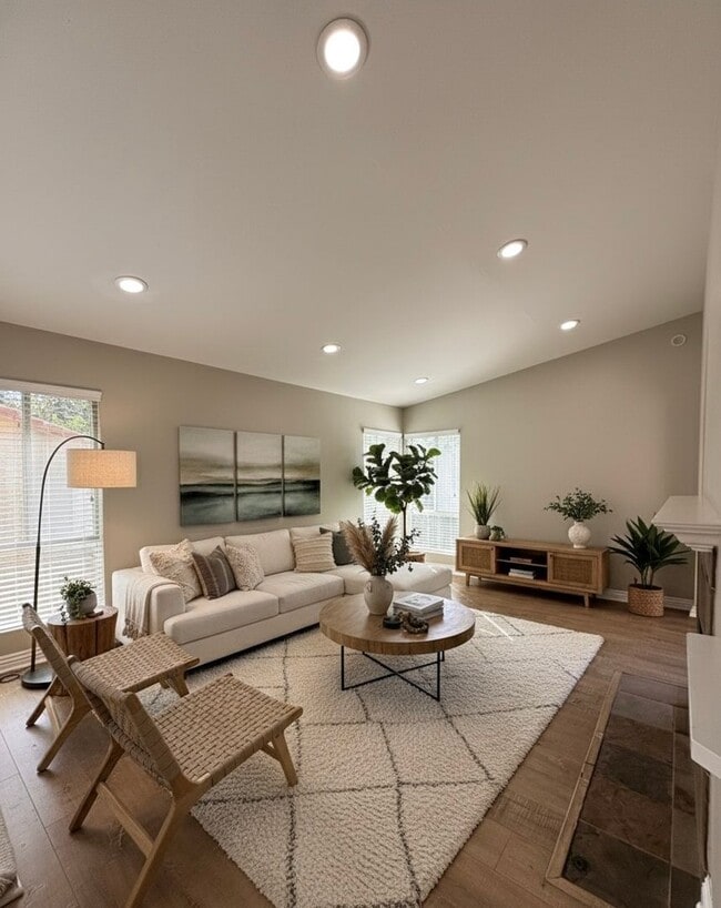Building Photo - Condo in The Hills Yorba Linda 2 Bedrooms | 2 Bathrooms | 1,252 Sq. Ft. | $3,100/Month Unit 11H